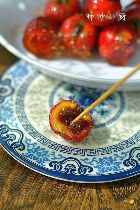 Freeze-dried candied haws